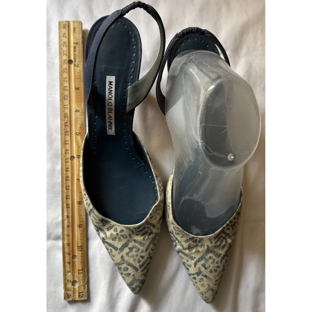 Manolo Blahnik Woven Canvas/ Suede Pointed Toe Slingback Pumps Kitten Heels Flaw